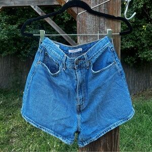 Levis High Loose Shorts